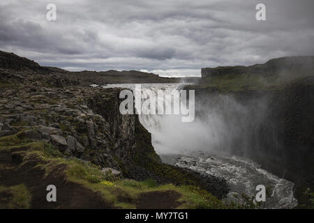 Panorama del paesaggio di hafragilsfoss cascata in Islanda in estate Foto Stock