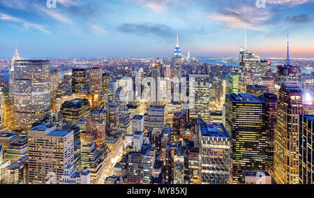 New York City di notte, Manhattan STATI UNITI D'AMERICA Foto Stock