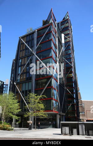 Londra - il 4 maggio 2018. Neo Bankside sviluppo progettato da Rogers Stirk Harbour e partner, accanto alla Tate Modern dal fiume Tamigi, Southwark Foto Stock