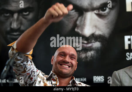 Tyson Fury durante la conferenza stampa al Midland Hotel di Manchester. Foto Stock