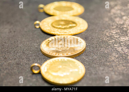 1/4 di Bagno Turco moneta in oro collana. Foto Stock