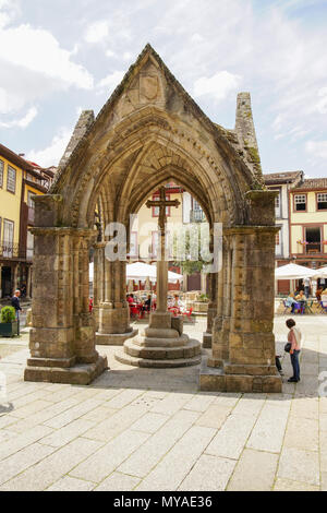 Salado monumento di Oliveira square, Guimarães, Portogallo. Foto Stock