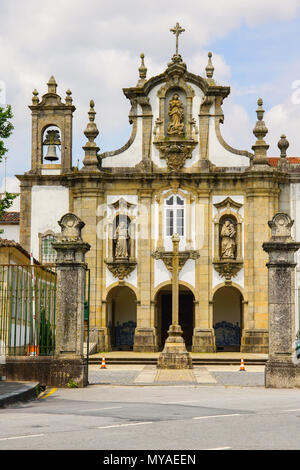 Vista del Convento de Santa Clara, Guimaraes, Portogallo. Foto Stock