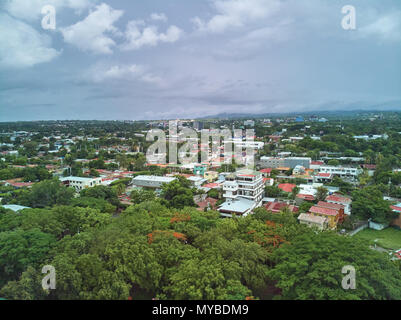 Vista panoramica sul verde città di Managua da fuco Foto Stock