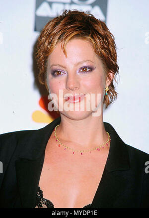 10 apr 2000, Los Angeles, California, Stati Uniti d'America --- Sarah McLachlan a Arista Records' venticinquesimo anniversario. --- Image by © . / USASarah McLachlan Red Carpet Event, verticale, STATI UNITI D'AMERICA, industria cinematografica, celebrità, fotografia, Bestof, arte cultura e intrattenimento, Topix celebrità moda / Verticale, meglio di, evento nella vita di Hollywood - California, moquette rossa e dietro le quinte, USA, industria cinematografica, celebrità, movie celebrità, personaggi televisivi, musica celebrità, fotografia, Bestof, arte cultura e intrattenimento, Topix, verticale, una persona, inchiesta tsuni@Gamma-USA.com, headshot, ritratto, Foto Stock