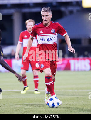 Columbus, Ohio, Stati Uniti d'America. 6 giugno 2018: Chicago Fire centrocampista Bastian SCHWEINSTEIGER (31) gestisce la sfera contro Columbus Crew SC in Columbus, OH, Stati Uniti d'America. Brent Clark/Alamy Live News Foto Stock