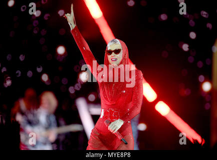 Berlino, Germania. 6 giugno 2018, Germania Berlino: US cantante americana Katy Perry esegue presso la Mercedes-Benz Arena durante il suo "testimone" Tour. Foto: Britta Pedersen/dpa Credito: dpa picture alliance/Alamy Live News Foto Stock