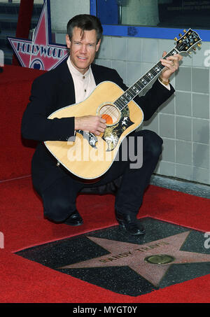 Randy Travis ha ricevuto il 2264th stella sulla Hollywood Walk of fame a Los Angeles. Settembre 29, 2004. - 01-TravisRandy001.jpg01-TravisRandy001 evento nella vita di Hollywood - California, tappeto rosso Evento, STATI UNITI D'AMERICA, industria cinematografica, celebrità, fotografia, Bestof, arte cultura e intrattenimento, Topix celebrità moda, migliori della vita di Hollywood, evento nella vita di Hollywood - California, movie celebrità, personaggi televisivi, musica celebrità, Topix, Bestof, arte cultura e intrattenimento, fotografia, inchiesta tsuni@Gamma-USA.com , Tsuni Credito / STATI UNITI D'AMERICA, premiato con una stella sulla Hollywo Foto Stock