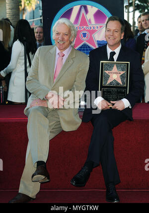 Kiefer e papà Donald Sutherland - Kiefer Sutherland onorato con una stella sulla 20 24 Hollywood Walk of Fame a Los Angeles. - 02 SutherlandKiefer Donald 02.jpg02 SutherlandKiefer Donald 02 evento nella vita di Hollywood - California, tappeto rosso Evento, STATI UNITI D'AMERICA, industria cinematografica, celebrità, fotografia, Bestof, arte cultura e intrattenimento, Topix celebrità moda, migliori della vita di Hollywood, evento nella vita di Hollywood - California, movie celebrità, personaggi televisivi, musica celebrità, Topix, Bestof, arte cultura e intrattenimento, fotografia, inchiesta tsuni@Gamma-USA.com , Credit Tsu Foto Stock