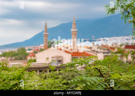 Vista aerea della città di Bursa grande moschea o Ulu Cami è più grande moschea di Bursa, Turchia. Foto Stock