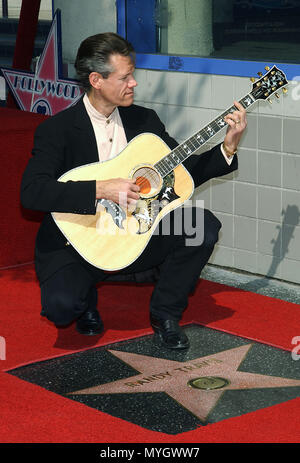 Randy Travis ha ricevuto il 2264th stella sulla Hollywood Walk of fame a Los Angeles. Settembre 29, 2004. - 05-TravisRandy 005.jpg05-TravisRandy 005 evento nella vita di Hollywood - California, tappeto rosso Evento, STATI UNITI D'AMERICA, industria cinematografica, celebrità, fotografia, Bestof, arte cultura e intrattenimento, Topix celebrità moda, migliori della vita di Hollywood, evento nella vita di Hollywood - California, movie celebrità, personaggi televisivi, musica celebrità, Topix, Bestof, arte cultura e intrattenimento, fotografia, inchiesta tsuni@Gamma-USA.com , Tsuni Credito / STATI UNITI D'AMERICA, premiato con una stella sulla Holl Foto Stock