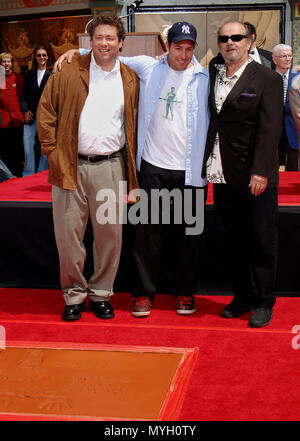 Adam Sandler con suo fratello e Jack Nicholson per le mani e il Footprint cerimonia presso il Teatro Cinese di Los Angeles. 17 maggio 2005 - 17 SandlerAd NicholsonJ fr.jpg17 SandlerAd NicholsonJ bro evento nella vita di Hollywood - California, tappeto rosso Evento, STATI UNITI D'AMERICA, industria cinematografica, celebrità, fotografia, Bestof, arte cultura e intrattenimento, Topix celebrità moda, migliori della vita di Hollywood, evento nella vita di Hollywood - California, movie celebrità, personaggi televisivi, musica celebrità, Topix, Bestof, arte cultura e intrattenimento, fotografia, inchiesta tsuni@Gamma-USA.com , Foto Stock
