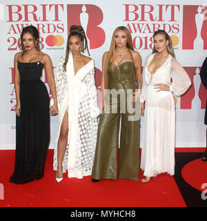 Feb 21, 2018 - Little Mix di Jade Thirlwall, Leigh-Anne Pinnock, Jesy Nelson e Perrie Edwards frequentando il BRITS Awards 2018 all'O2 Arena di Londra, Foto Stock