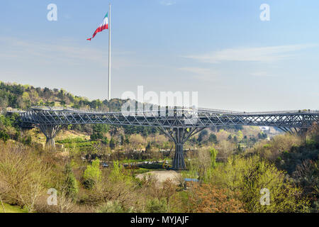 Tehran, Iran - 19 Marzo 2018: vista del Ponte Tabiat Foto Stock