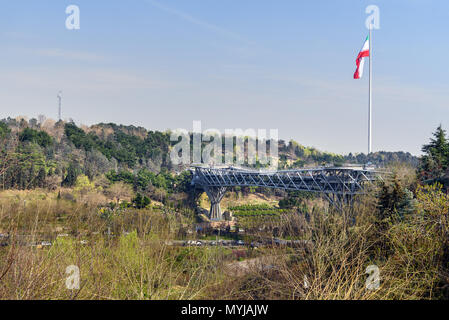 Tehran, Iran - 19 Marzo 2018: vista del Ponte Tabiat Foto Stock