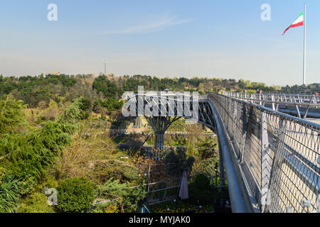 Tehran, Iran - 19 Marzo 2018: vista del Ponte Tabiat Foto Stock
