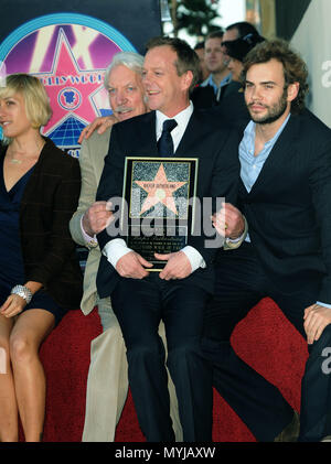 Kiefer Sutherland con papà Donald e famiglia - Kiefer Sutherland onorato con una stella sulla 20 24 Hollywood Walk of Fame a Los Angeles. - SutherlandKiefer Donald Family 07.jpgSutherlandKiefer Donald Family 07 evento nella vita di Hollywood - California, tappeto rosso Evento, STATI UNITI D'AMERICA, industria cinematografica, celebrità, fotografia, Bestof, arte cultura e intrattenimento, Topix celebrità moda, migliori della vita di Hollywood, evento nella vita di Hollywood - California, movie celebrità, personaggi televisivi, musica celebrità, Topix, Bestof, arte cultura e intrattenimento, fotografia, inchiesta tsuni@Gamma Foto Stock