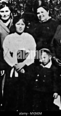. 한국어: 1948년 11월 김정숙과 그의 아들 김정일 Inglese: Kim Jong-suk e suo figlio Kim Jong-il (1949.11) . 1 novembre 1948. Sconosciuto 296 Kim Jong-suk e Kim Jong-il Foto Stock