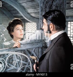 Pellicola originale titolo: 55 giorni a Pechino. Titolo inglese: 55 giorni a Pechino. Regista: Nicholas Ray. Anno: 1963. Stelle: Ava Gardner; KURT KASZNAR. Foto Stock