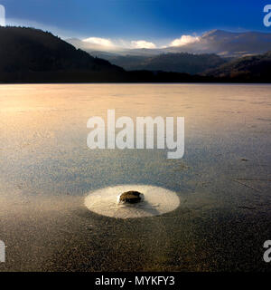 Il lago di Chambon, massiccio del Sancy, Parco Naturale Regionale dei Vulcani della Auvergne Puy de Dome reparto, Auvergne, Francia Foto Stock