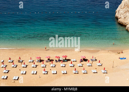 Kaputaş Beach è una piccola spiaggia tra e Kaş Kalkan a Antalya, Turchia sudoccidentale. Foto Stock