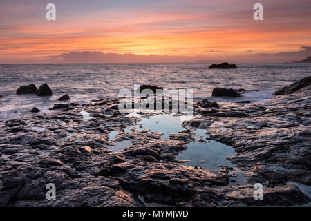 Alba luce su St Ives Bay, Sud Ovest percorso costiero, St Ives, Cornwall, Regno Unito. Foto Stock