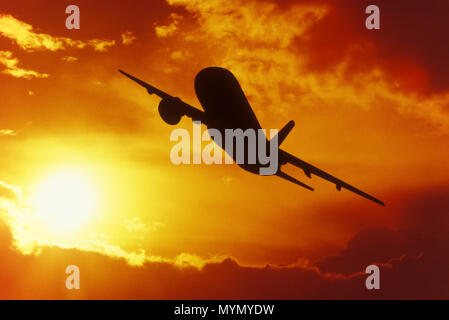 1992 Silhouette storico di volo aereo commerciale Foto Stock