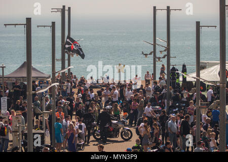 I motociclisti di tutta Europa si incontrano a Hastings Celebrando 40 anni del leggendario Mayday girare in bicicletta1066. La Gran Bretagna è più grande di libero a frequentare la motocicletta festival, Mayday Bank Holiday weekend 2018 dotate di: atmosfera, vista in cui: East Sussex, England, Regno Unito quando: 07 maggio 2018 Credit: Wheatley/WENN Foto Stock