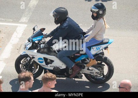 I motociclisti di tutta Europa si incontrano a Hastings Celebrando 40 anni del leggendario Mayday girare in bicicletta1066. La Gran Bretagna è più grande di libero a frequentare la motocicletta festival, Mayday Bank Holiday weekend 2018 dotate di: atmosfera, vista in cui: East Sussex, England, Regno Unito quando: 07 maggio 2018 Credit: Wheatley/WENN Foto Stock