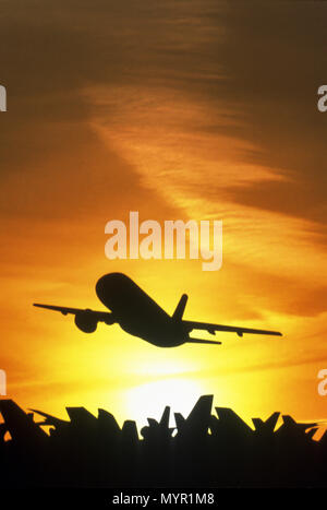 1992 Silhouette storico di volo aereo commerciale Foto Stock