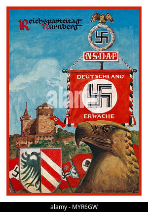 Vintage degli anni trenta Nazi Nuremberg Rally cartolina Poster NSDAP Reichsparteitag Nürnberg degli anni trenta con la svastica banner "Germania sveglio' Nationalsozialistische Deutsche Arbeiter-Partei.--Reichsparteitag Foto Stock