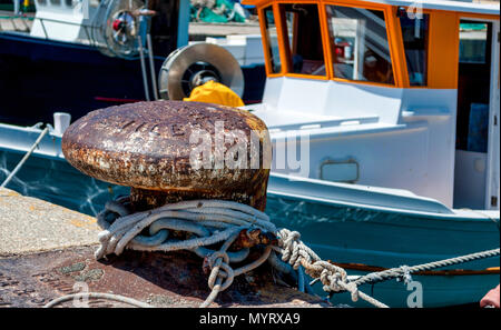 Vista del porto di Porto Torres, in Sardegna, in una giornata di sole Foto Stock