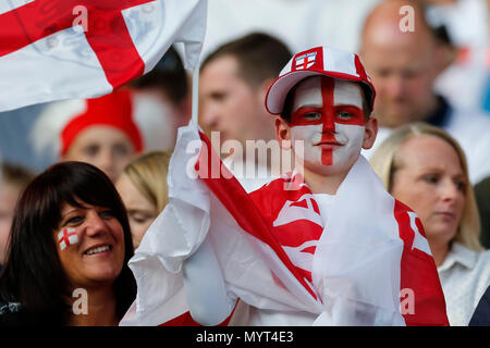 Leeds, Regno Unito. Il 7 giugno, 2018. Tifosi inglesi prima della International amichevole tra Inghilterra e Costa Rica a Elland Road il 7 giugno 2018 a Leeds, Inghilterra. (Foto di Daniel Chesterton/phcimages) Credit: Immagini di PHC/Alamy Live News Foto Stock