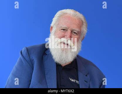 Baden-Baden, Germania. Il 7 giugno, 2018. L'artista americano James Turrell si erge nel museo Frieder Burda al 'James Turrell- la sostanza di luce' mostra, che avrà luogo dal 9 Giugno 2019 fino al 28 ottobre 2018. Foto: Uli Deck/dpa Credito: dpa picture alliance/Alamy Live News Foto Stock