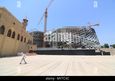 Beirut, Libano, 8 giugno 2018. A 5 piani in Department Store progettato da tardo mondo rinomato architetto britannico Zaha Hadid a Beirut Souks al costo di $40 milioni nel quartiere centrale degli affari di Beirut è in via di completamento. Credito: amer ghazzal/Alamy Live News Foto Stock