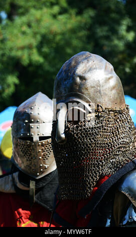 Cavaliere Battaglia torneo Odessa durante il festival internazionale della cultura medievale. Foto Stock