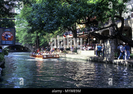 1992 STORICHE Passeggiata sul fiume San Antonio Texas USA Foto Stock