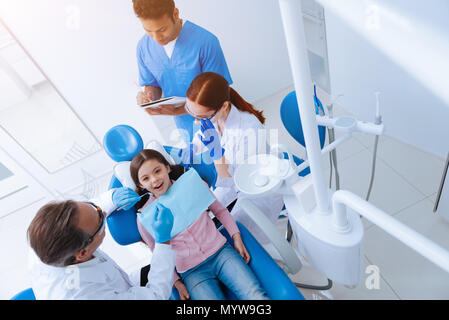 Vista superiore del processo di lavorazione in cabinet Foto Stock