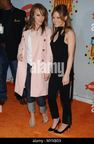 Haylie Duff e sorella di Hilary Duff che arrivano al Nickel Odeon Kid's Choice Awards al Pauley Pavillon alla UCLA di Los Angeles. 1 Aprile 2006.DuffHaylie Hilary030 evento nella vita di Hollywood - California, tappeto rosso Evento, STATI UNITI D'AMERICA, industria cinematografica, celebrità, fotografia, Bestof, arte cultura e intrattenimento, celebrità moda, migliori della vita di Hollywood, evento nella vita di Hollywood - California, moquette rossa e dietro le quinte, musica celebrità, Topix, coppia, famiglia ( marito e moglie ) e i bambini- figli, fratelli e sorelle inchiesta tsuni@Gamma-USA.com, Credito Tsuni / USA, 2006-2009 Foto Stock