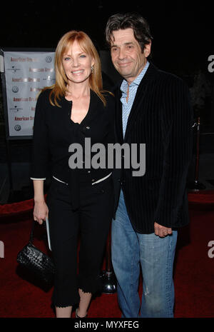 Marg Helgenberger e marito Alan Rosenberg arrivando all'AMERICAN DREAMZ Premiere al Arclight Theatre di Los Angeles. 11 Aprile 2006.HelgenbergerMarg RosenbergAlan177 evento nella vita di Hollywood - California, tappeto rosso Evento, STATI UNITI D'AMERICA, industria cinematografica, celebrità, fotografia, Bestof, arte cultura e intrattenimento, celebrità moda, migliori della vita di Hollywood, evento nella vita di Hollywood - California, moquette rossa e dietro le quinte, musica celebrità, Topix, coppia, famiglia ( marito e moglie ) e i bambini- figli, fratelli e sorelle inchiesta tsuni@Gamma-USA.com, Credito Tsuni / USA, 2006-2009 Foto Stock