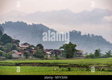 Ba essere Villlage, Bắc Kạn Provincia del Vietnam del Nord Foto Stock