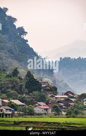 Ba essere Villlage, Bắc Kạn Provincia del Vietnam del Nord Foto Stock