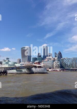 Londra, Regno Unito. 4 Luglio, 2015. Londra sotto il sole Credito: jmistry5 / StockimoNews/Alamy Live News Foto Stock