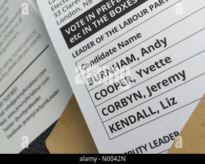 Londra, Regno Unito. 18 Agosto, 2015. Londra 18 Agosto 2014: un voto cartaceo per la leadership del partito laburista che mostra quattro nomi di candidati; Jeremy Corbyn, Andy Burnham, Yvette Cooper, e Liz Kendall Credito: Ian Gibson/StockimoNews/Alamy Live News Foto Stock