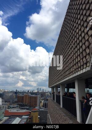 La Tate Modern di Londra, Regno Unito. 17 Giugno, 2016. Tate Modern estensione galleria visualizzazione credito: Christopher Johnston/StockimoNews/Alamy Live News Foto Stock