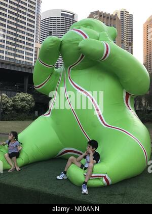 George St, le rocce NSW, Australia. 27 gennaio, 2017. George St, le rocce NSW, Sydney, Australia. 27 gennaio, 2017. Anno Nuovo Cinese lanterne di festa intorno al Circular Quay, Sydney, Australia Foto Stock