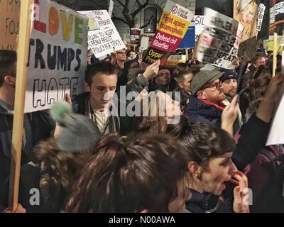 Londra, Regno Unito. 30 gen, 2017. Divieto musulmano manifestanti Credito: Flash Fotografia Cultura/StockimoNews/Alamy Live News Foto Stock
