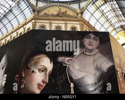 Milano, Italia. Xxii Sep, 2017. uno dei sei impianti di milano xl, che sono situati in sei differenti posizioni in centro a Milano per la settimana della moda. Questo è all'interno di Galleria Vittorio Emanuele II. credito: spironetti/stockimonews/alamy live news Foto Stock