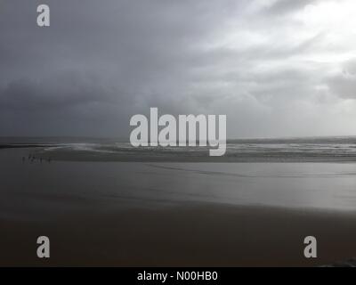 Costa gallese, Regno Unito. 21 ottobre 2017. Meteo nel Regno Unito. La tempesta Brian colpisce la costa gallese. Crediti: Graham M. Lawrence/StockimoNews/Alamy Live News Foto Stock