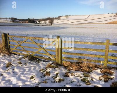 La neve ancora copre Howardian Hills nel North Yorkshire a Brandsby, York Foto Stock